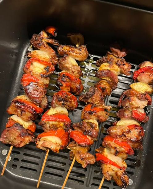 Szaszłyki z łopatki wieprzowej w AirFryer – idealne, soczyste i pełne smaku!