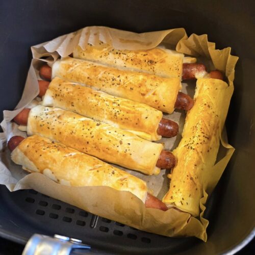 Kiełbaski w cieście francuskim — chrupiące śniadanko z airfryer